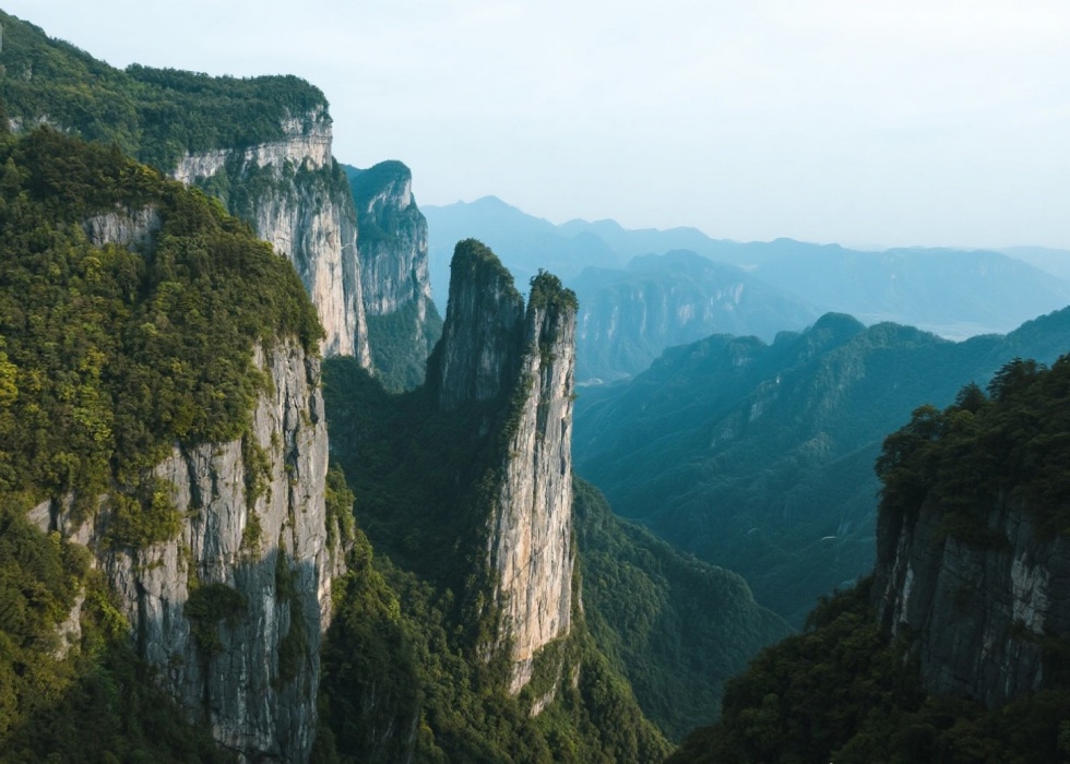 jimeng-2025-07-03-1047-重庆金佛山.jpg